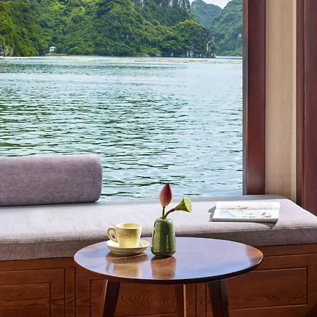 Lotus Boutique Cruise Hotel Ha Long Exterior photo